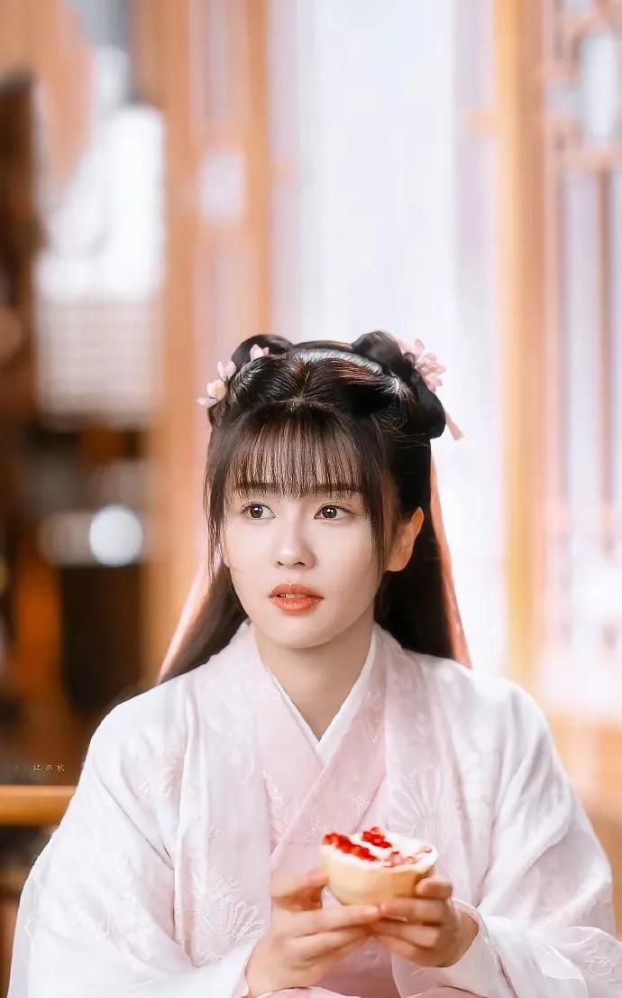 周生辰
小南辰王
颜值担当武艺高强
又是皇帝的亲叔叔
战功显赫才貌双全
他为什么