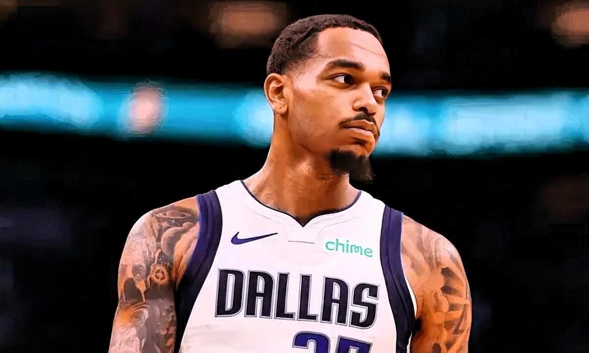 又伤一员大将，独行侠真是惨啊！
今日NBA常规赛，独行侠vs太阳的比赛正在进行中