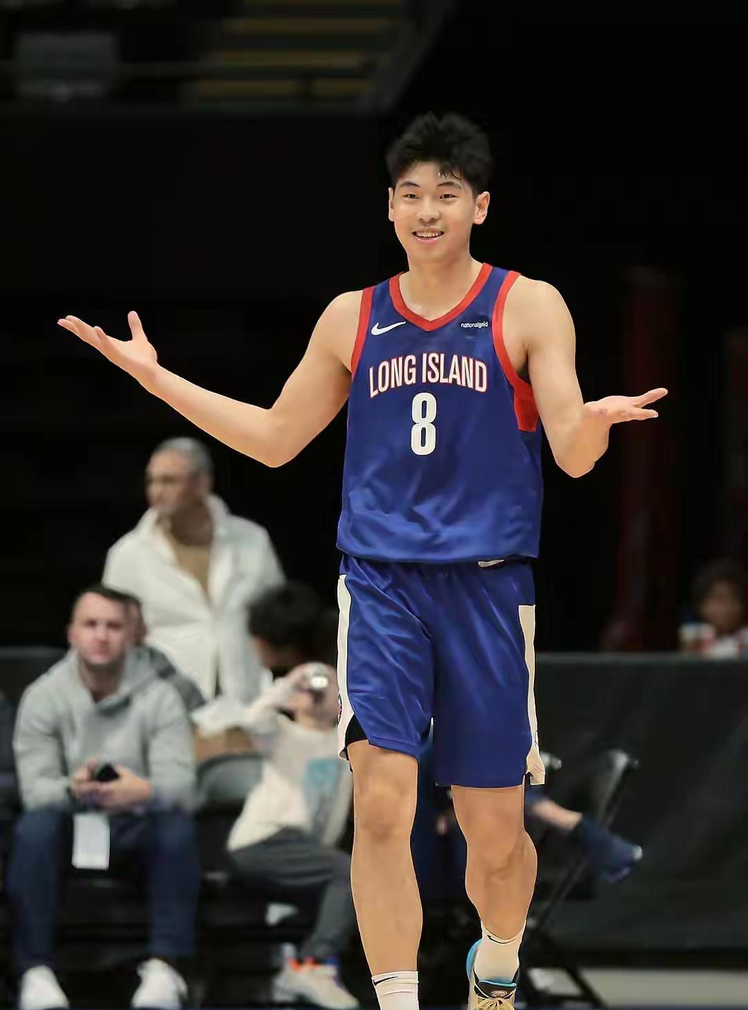 崔永熙和曾凡博谁更强，都是前锋相继冲击NBA
崔永熙和曾凡博都是中国男篮优秀锋线