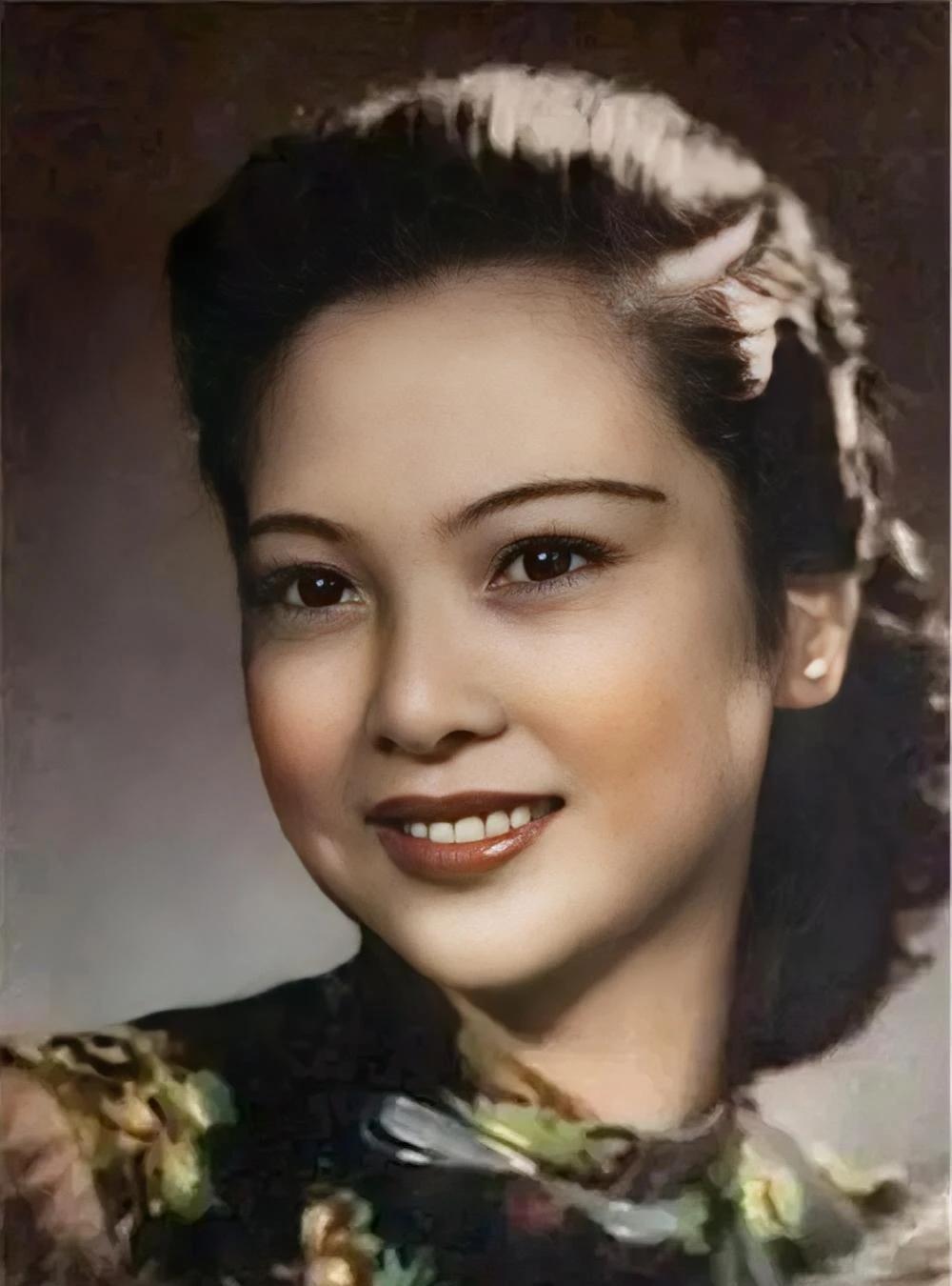 1956年，毛人凤卧病在床，妻子向影心端着一碗药走到床前，对毛人凤说：“喝了这碗
