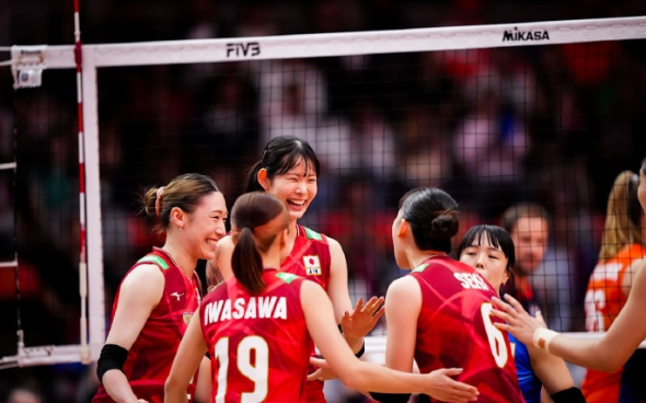 1/4决赛：日本队3-2（20-25/25-20/22-25/25-22/15-