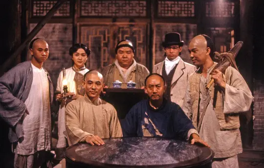 看《黄飞鸿》是满满的回忆，尤其当影片中歌声响起时，依然热血沸腾。    
李连杰