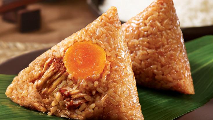 婆婆包粽子，不用粽叶却用“它”，本以为她小气，出锅后尴尬了