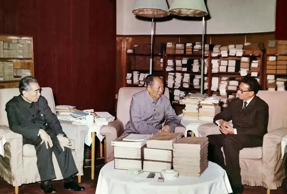 1973年，已至晚年的毛主席，身体状况大不如前，被病魔不断纠缠。可即便如此，他那
