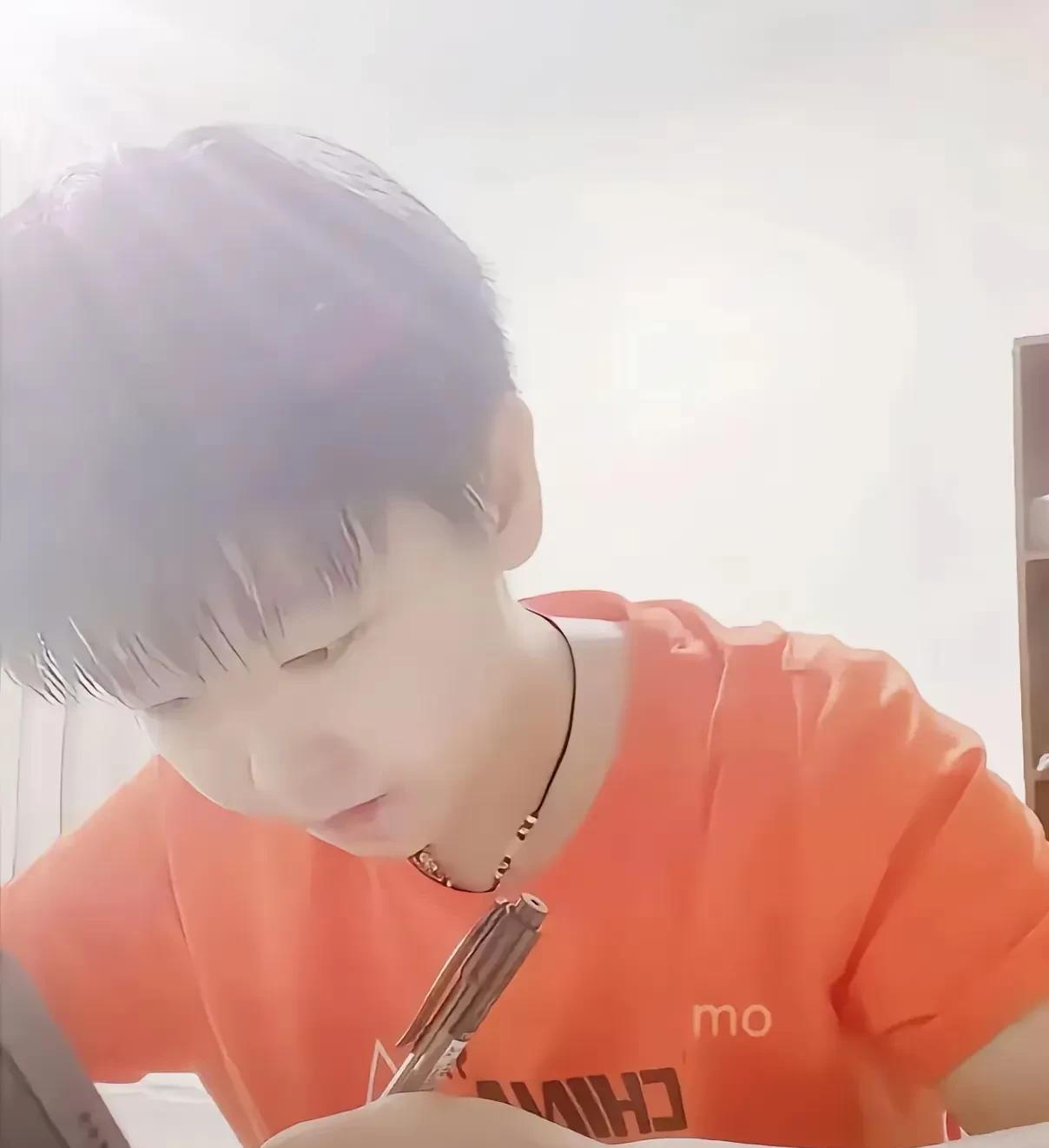 啊！答辩了论文，又考英语四级了
莎莎太了不起了，小小年纪球打到了世界第一水平就碾