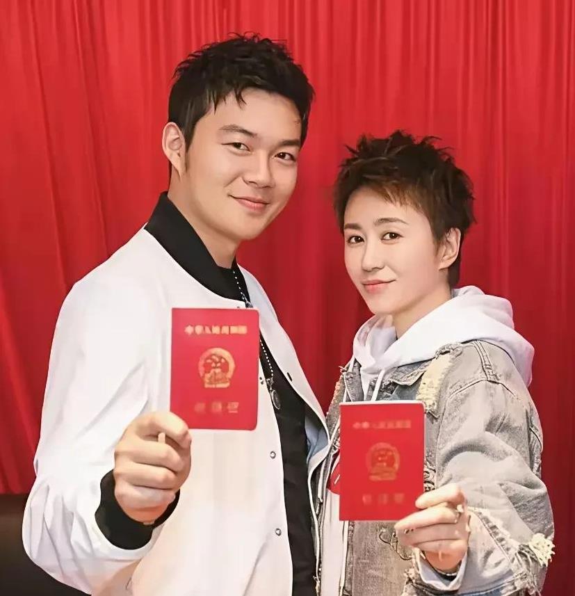 演员马丽和她的小丈夫