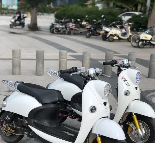 电摩价格大揭秘，不同价位有啥特点？
电摩的价格受品牌、配置、性能影响，从几千元