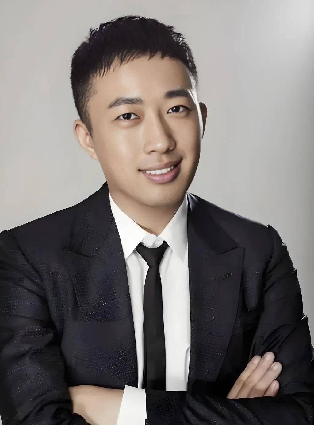 于正说：娱乐圈就是为了抢番位，抢一个节目，抢广告代言，就你害我我害你的。金靖也说