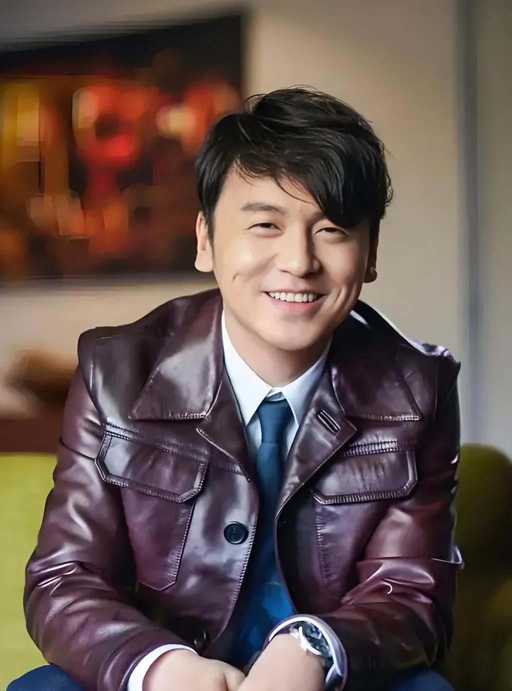 穿帮了？
电视剧《长安的荔枝》，
剧中，看到吕凉饰演的苏谅去找雷佳音饰演的李善德