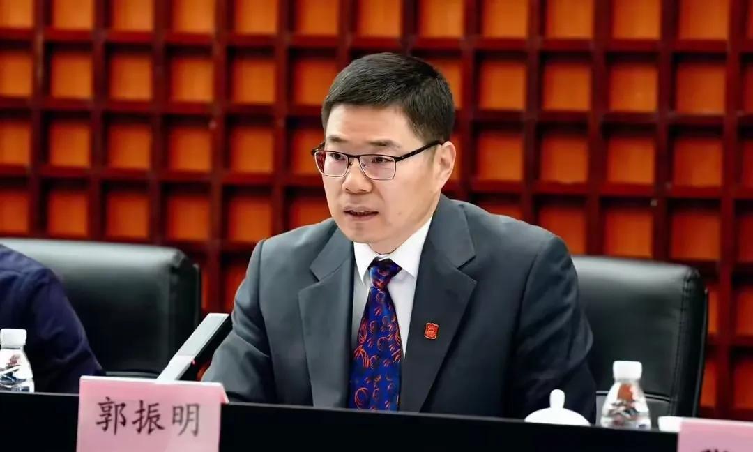 关于中国男篮归化外援的问题，老陈多说几句：
一是什么样的外援适合我们现在的国家队