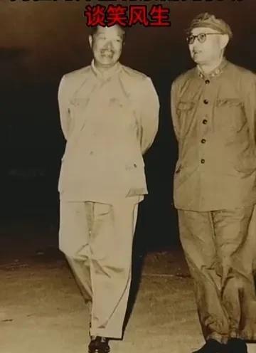 1964年9月，在北京南苑机场，两位开国元帅的照片，闪耀着历史的光芒。
这张珍贵