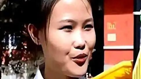 ​铁嘉欣的纯真笑容与家庭的智慧选择