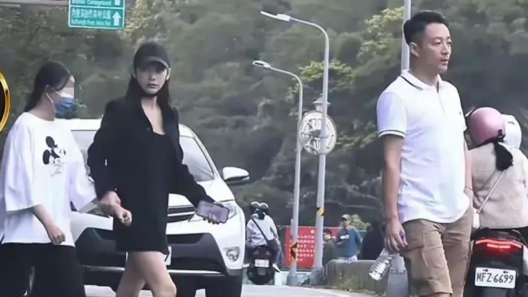 豪掷千金只为女儿笑，忽略儿子引争议？汪小菲台北行背后的家庭罗生门