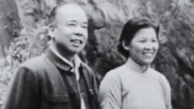 1960年，林彪一家人在庐山休养，贺子珍得知后：我得去找小林一趟
