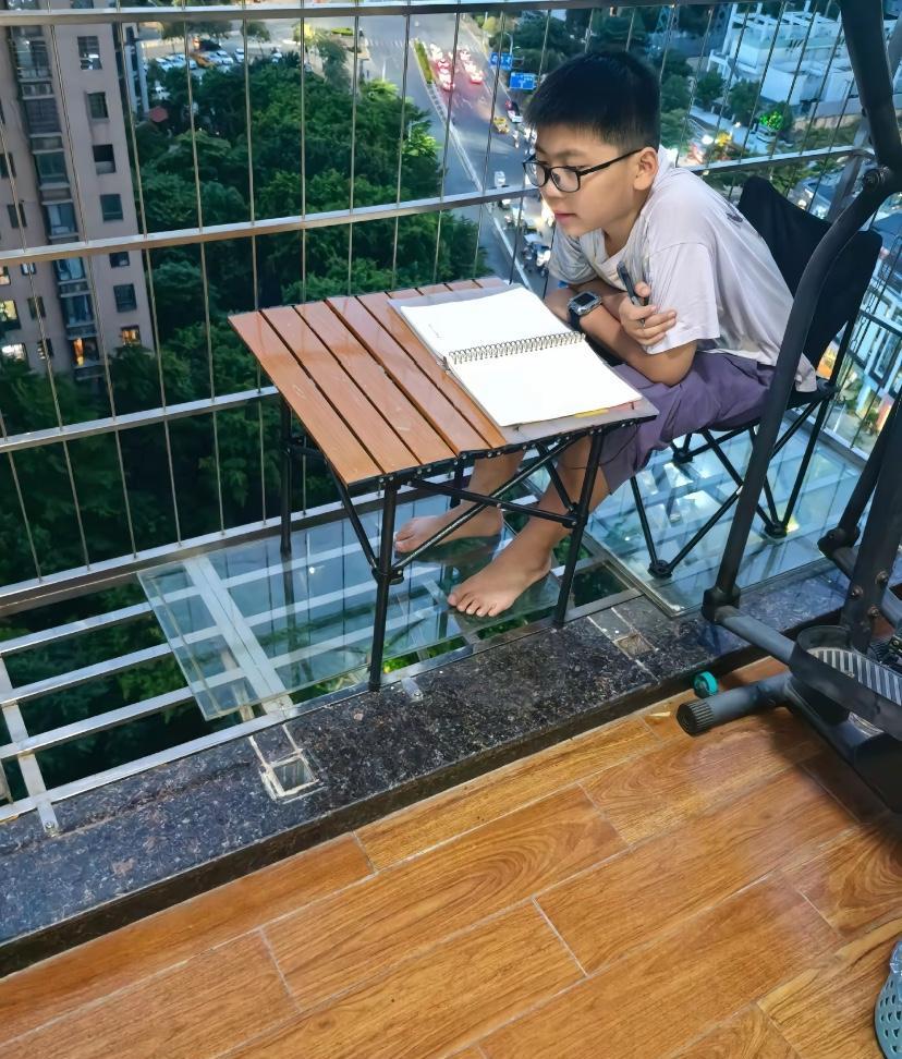 我就说生孩子这个事光有生殖器官不行，大脑也很重要。