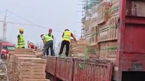 藤县买瓷砖，找哪家货运平台好？瓷砖运输怎么找靠谱的货运公司？夹江买家具怎么拉？佛山买瓷砖怎么运输？