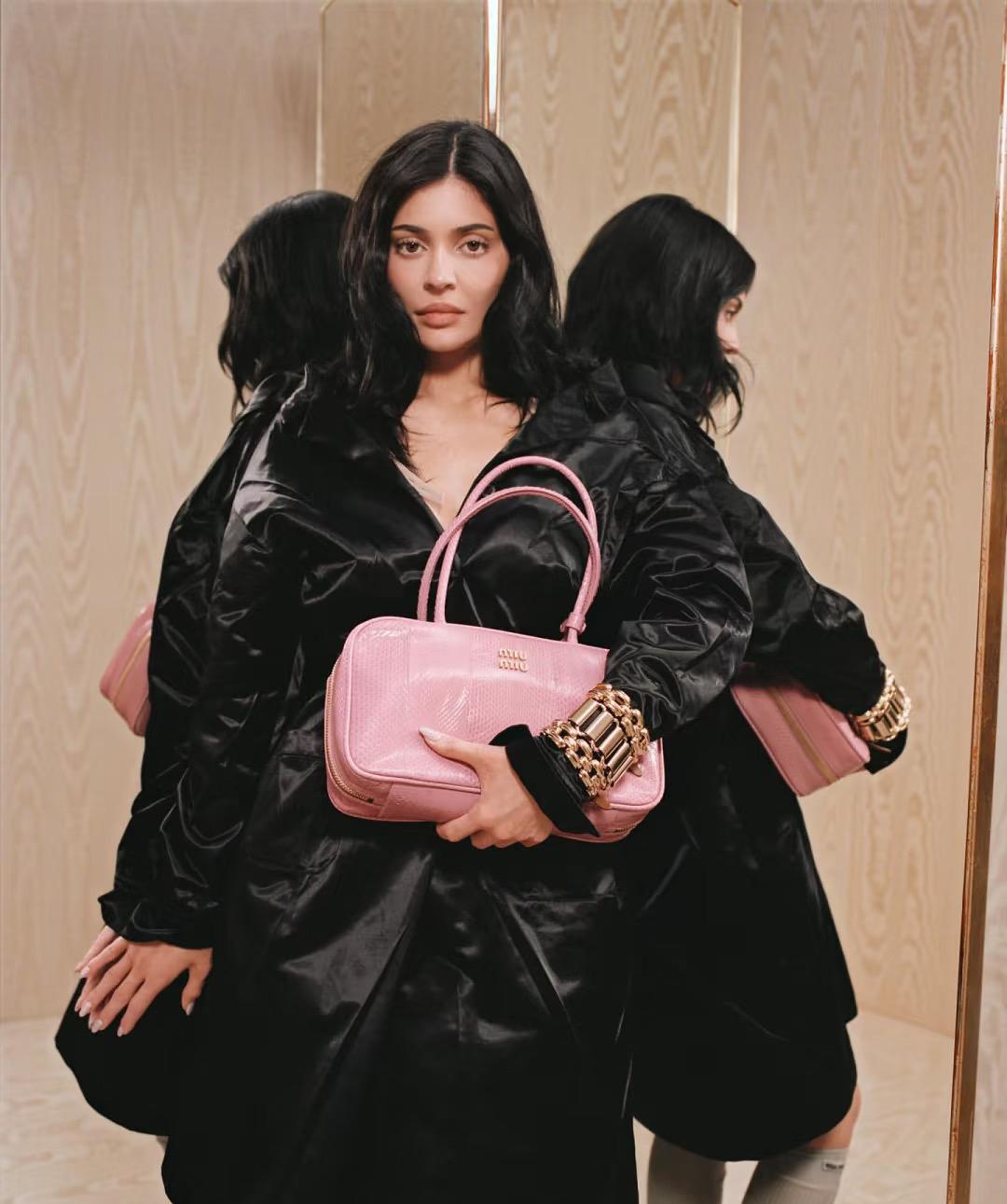 Kylie拿下miumiu全球广告一支，凯总又在偷偷干了件大事～