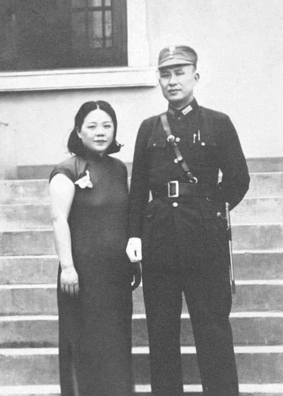 1930年10月，白崇禧的副官许辉看长官寂寞，把未婚妻王氏送来伺候白崇禧。没想到