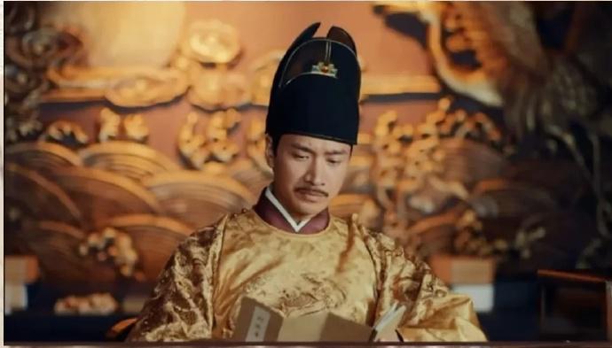 为何无人敢觊觎朱标的太子之位呢？

他集嫡、长、贤于一身。他的父亲是朱重八，而其