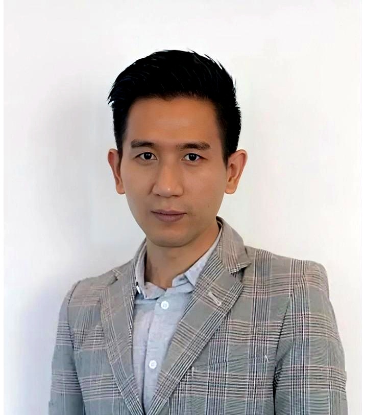 赵德胤导演，婆婆竟然认识！她指着照片，一脸不可思议：这娃以前肯定苦得很！我说是啊
