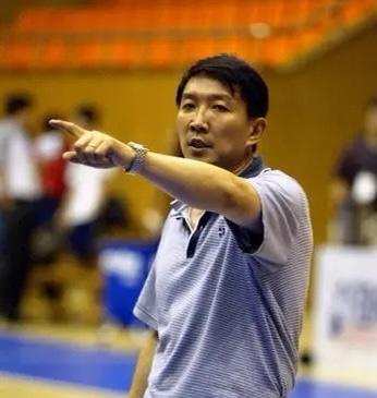 李笋南与宫鲁鸣就不能去对比啊！
1??，宫鲁鸣在面对比赛时，是多么的淡定啊，完全