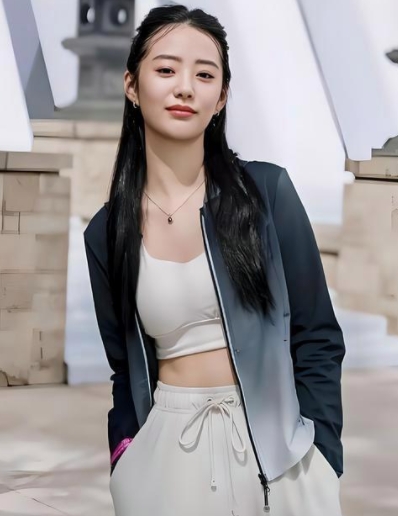 短剧女神孙艺珍：魅力无限的演艺精灵

孙艺珍堪称当之无愧的短剧女神。她的身材曲线