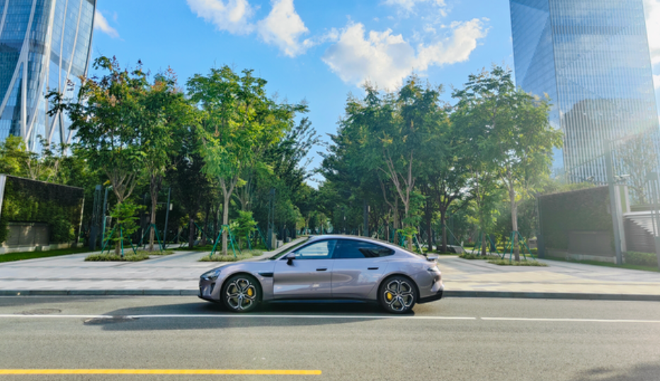 给雷总的几点建议
小米汽车现在已经欠了一屁股车了，产能跟不上，说明小米su7的魅