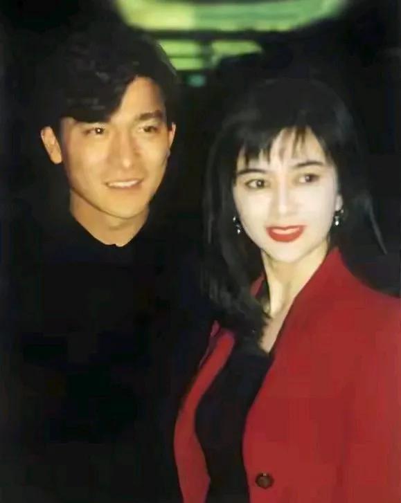 意难平，他俩应该是最般配的一对，记得小时候看录像，发现刘德华和关之琳总是演情侣，