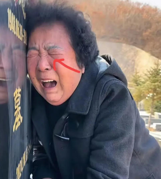 田姥姥祭祀：被拍摄的伤痛，自媒体记录的边界在哪？