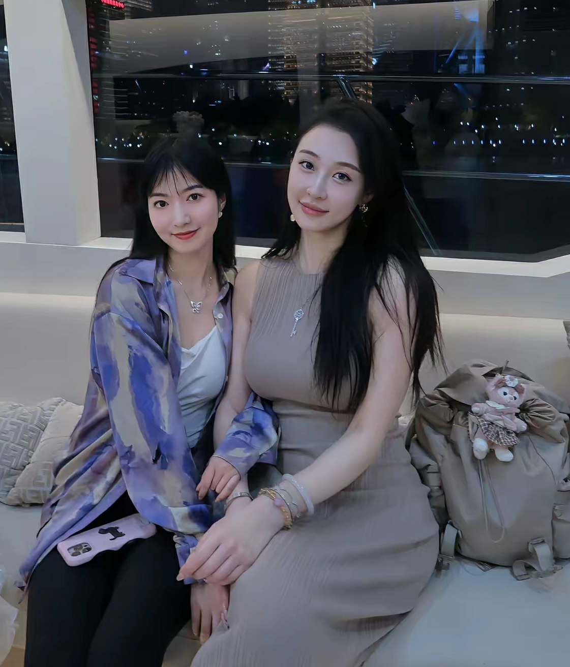 不出意外，99%的人会选择左边