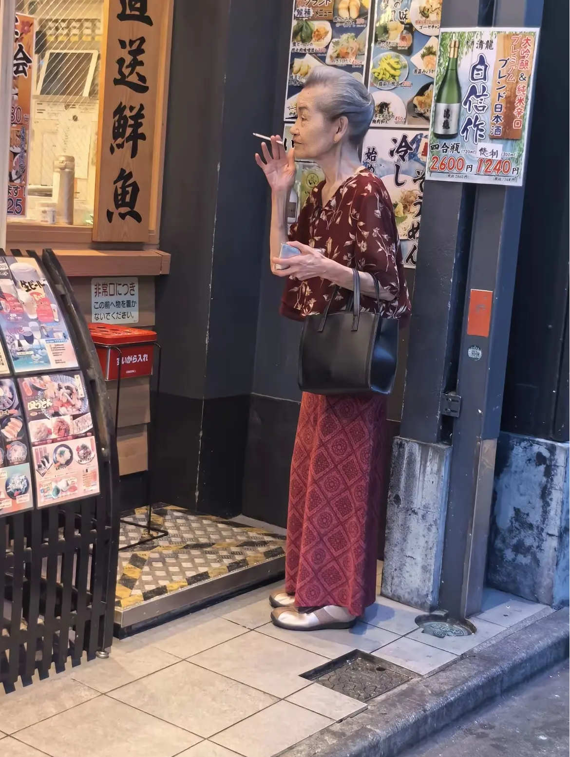 105岁日本的精致老太太。
