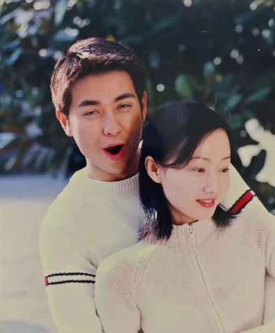 我始终觉得
保剑锋惹得那么多人反感
不是因为他婚前劈腿，而是他敢做不敢当就算了，