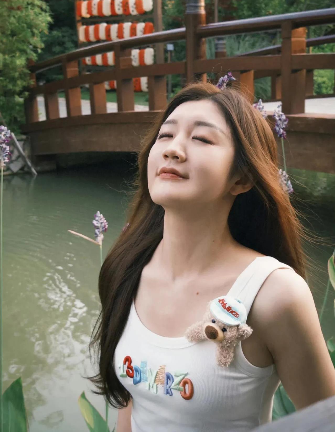 好看！陈梦晒出自己的美照，颜值越来越高，状态也是越来越好！
远离赛场之后，陈梦的