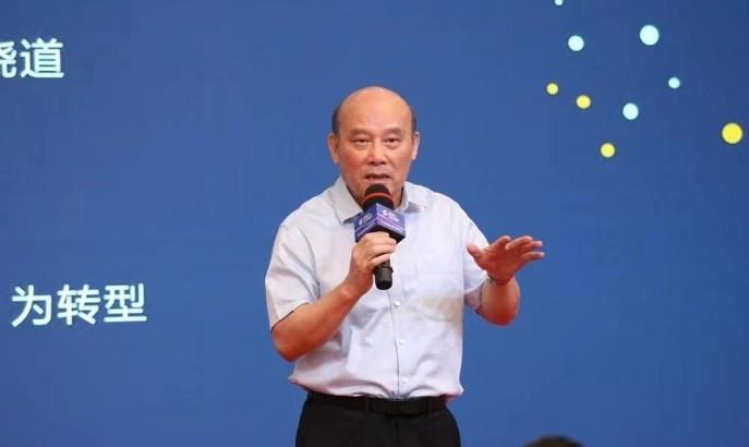 偶遇高人是真敢说，而且说得深刻直白不隐晦，深受启发，起一身鸡皮疙瘩。与友共享：