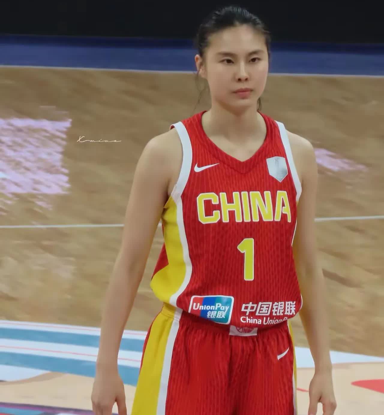 中国女篮输给日本队没有任何借口，就是技不如人，投射能力太差。
尤其是后卫线，应