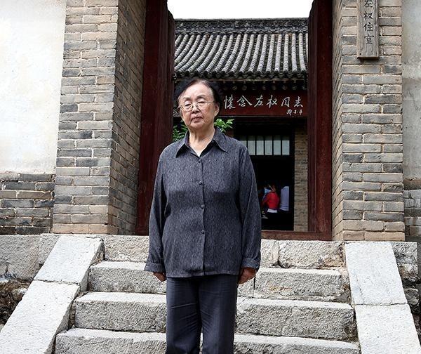 1960年，哈军工院长陈赓办公室冲进一个女孩，她大声问：“凭什么不录取我，我就要