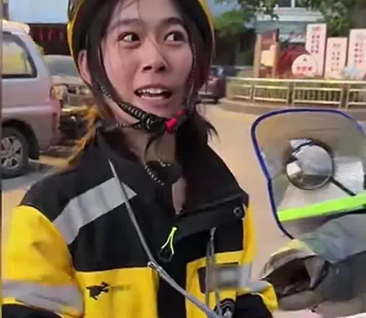 恳请诸君手下留情，莫要对杭州这位坚韧不拔的外卖姑娘留下差评，让我们共同温柔以待—