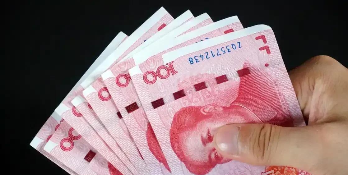 强制缴纳社保，可能雇主和打工人都不乐意。对于一些干零散活和小老板来说，强制为员工