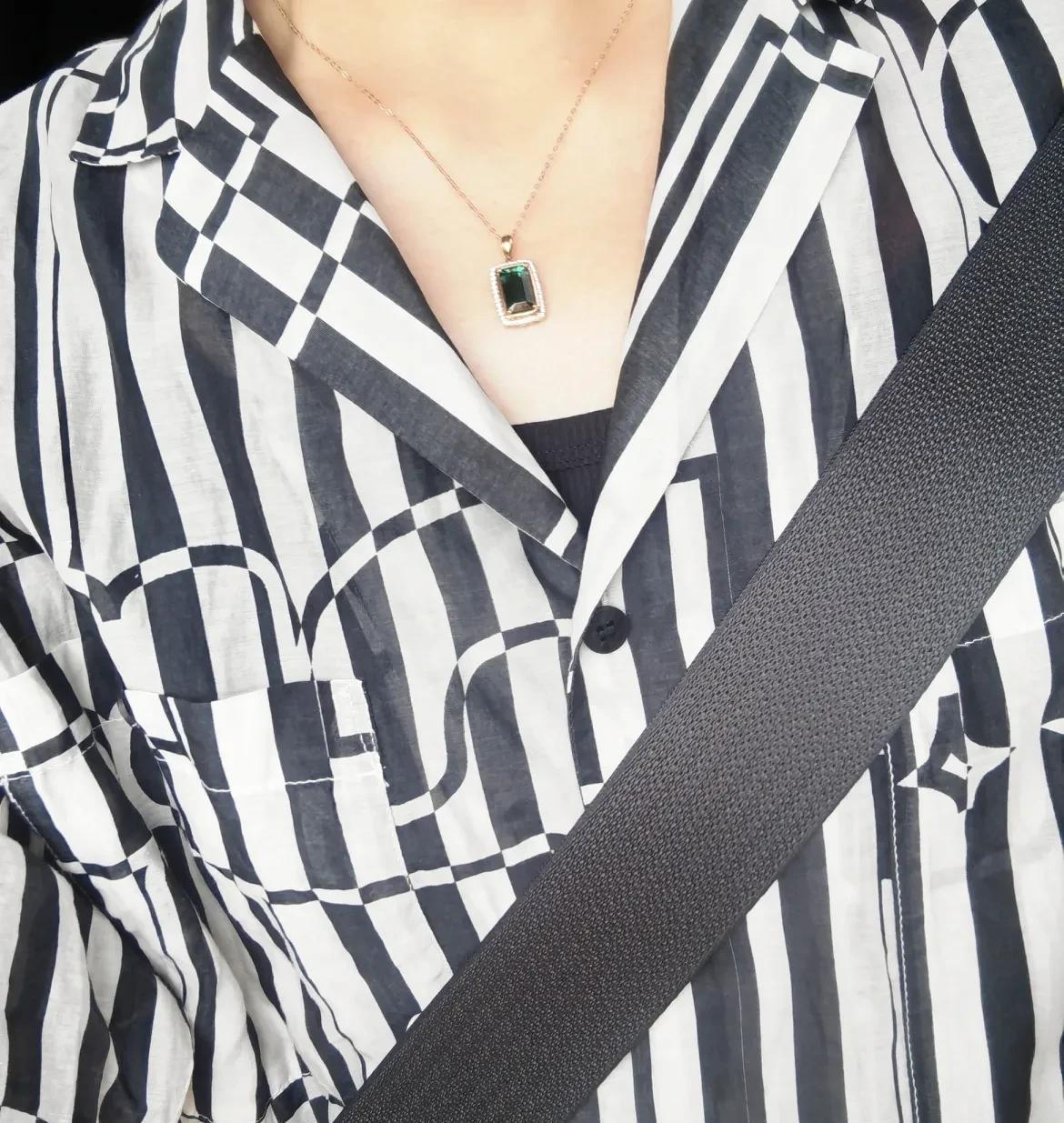 要说衣服也不少，但出门还是觉得没啥穿[可爱]