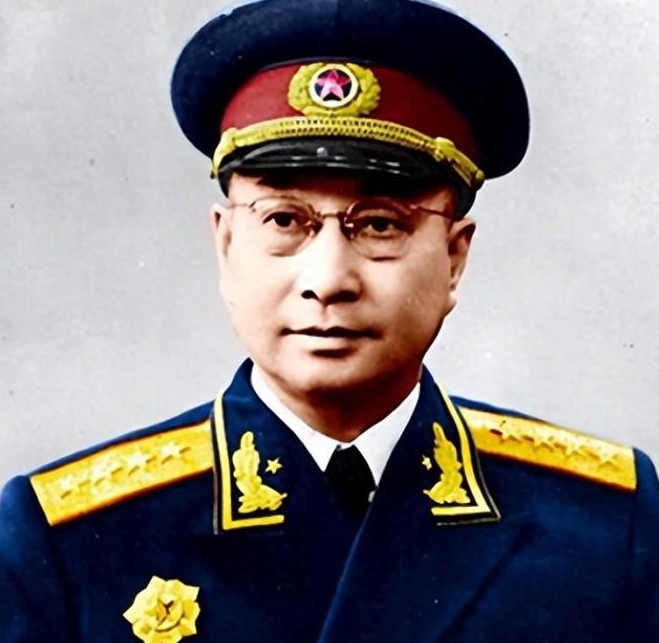 陈赓腿受伤后，要去上海治疗，哪知医生看到他腿上的枪伤，无论如何都不肯医治他。陈赓