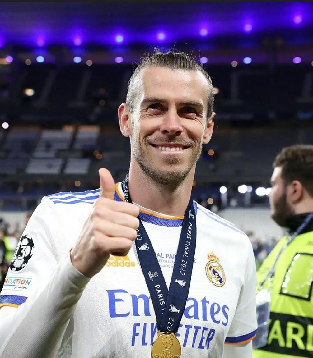 2014年西班牙国王杯皇马2:1巴萨！有谁还记得这场比赛？
皇马阵容
前锋:迪马