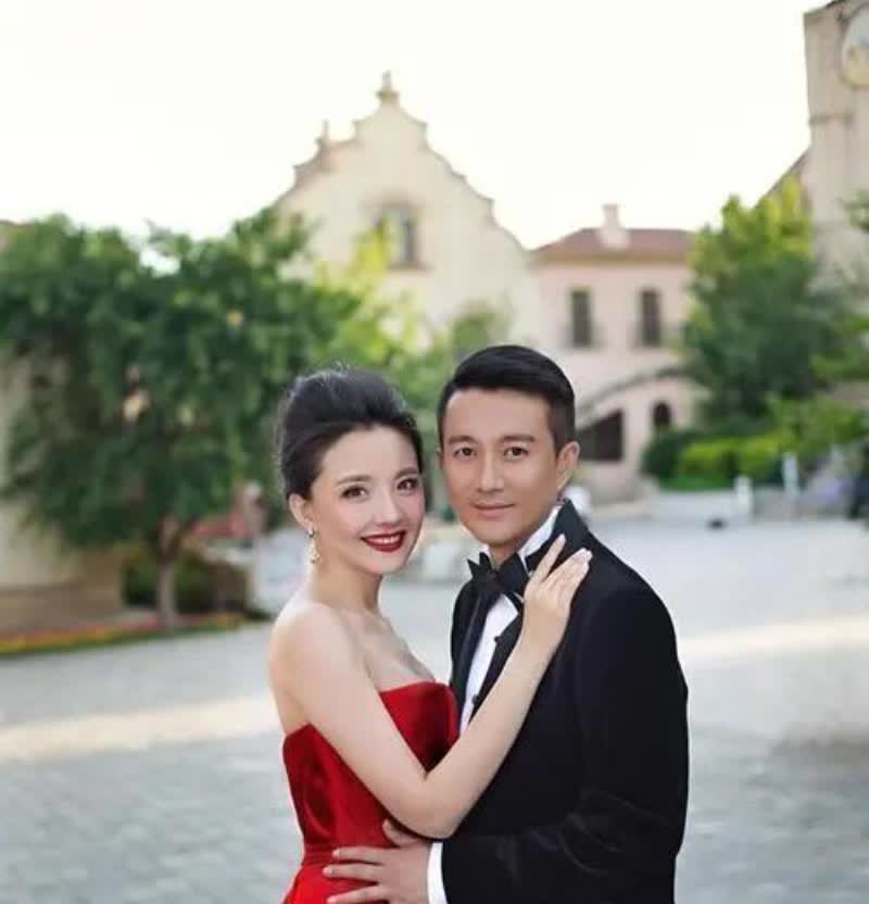 真没想到孙茜和蔡远航是一对！这俩人放娱乐圈简直就是清流本流啊。
孙茜演槿汐姑姑