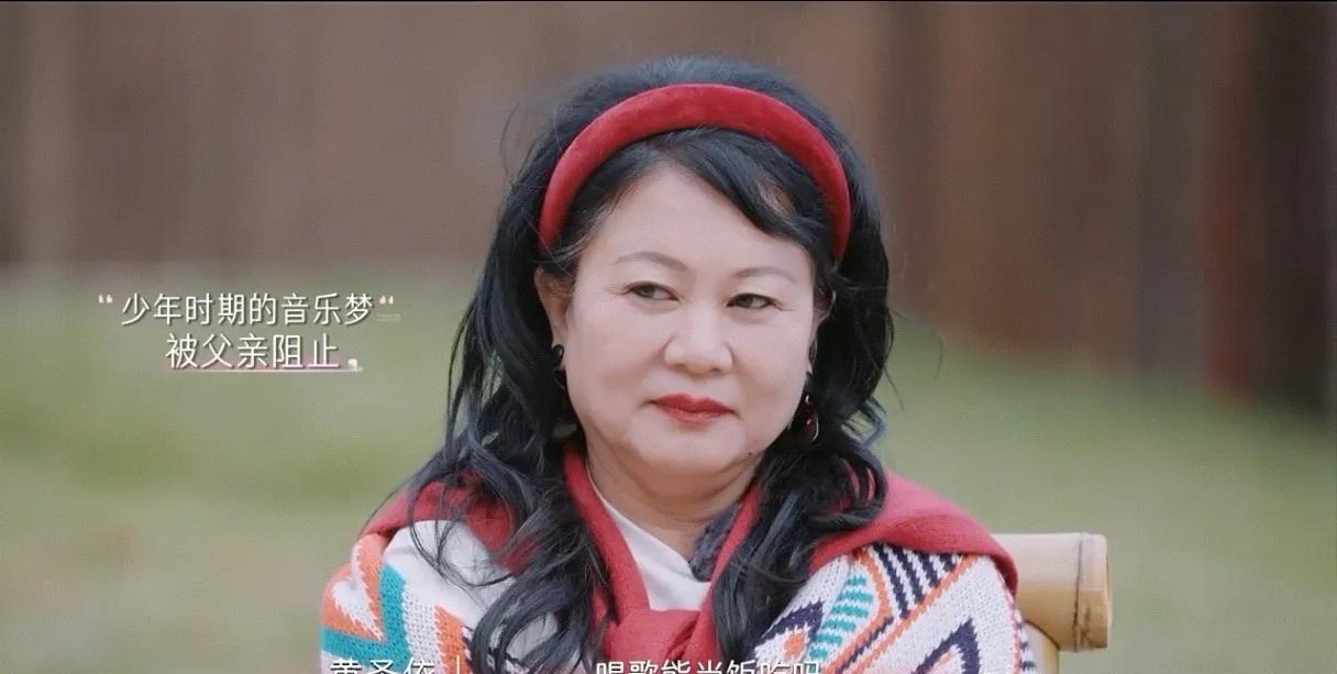 你能想象得到吗？
李嘉格妈妈砸锅卖铁，
甚至自己住的房子都卖了
来支持李嘉格的梦
