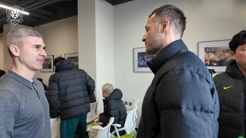 国安抵达曼谷，蒙哥马利打造御林铁军！三镇引进巴西悍腰，郑龙转型当教练