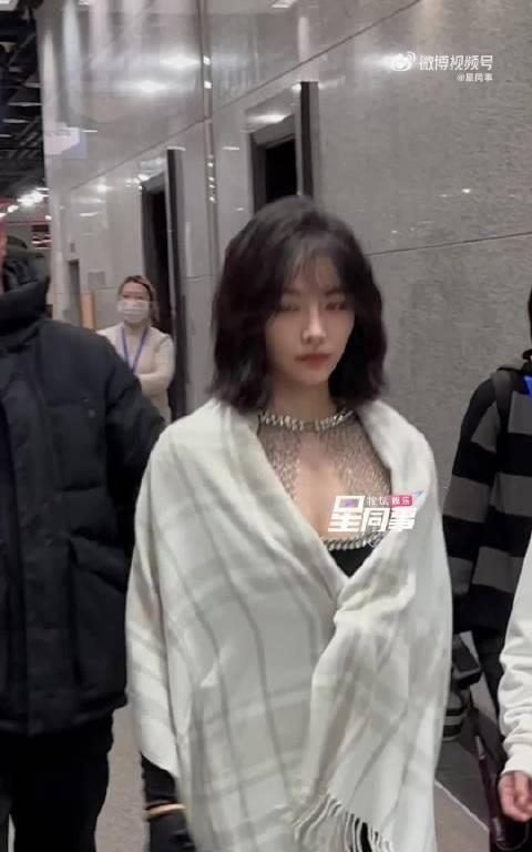 #许佳琪回应脸变了#