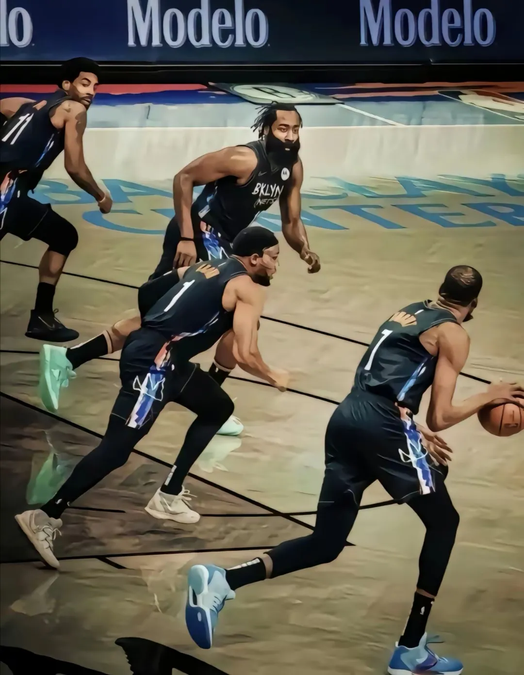 10号，天微微亮，NBA又传来两个最新消息：

1、“三巨头”重聚篮网？据薪资专