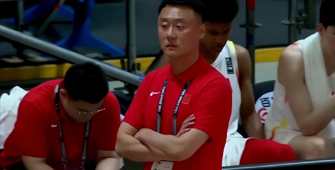 中国U19留洋的就能打，国内的都无法施展。
一个半场下来，中国队真正能够发挥正常