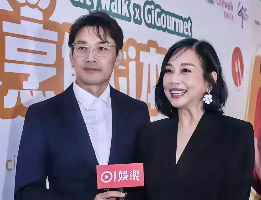 陈松伶显老张铎妈妈不满











我的天哪！陈松伶这状态也太让人震惊