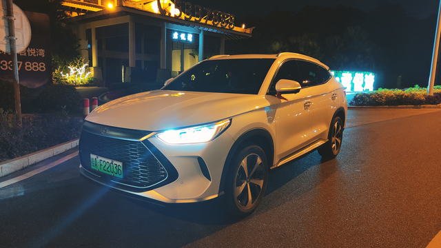 宋PLUSDMI等车用车
目前已经提车一周了，总里程1100KM，今天刚拿到铁牌