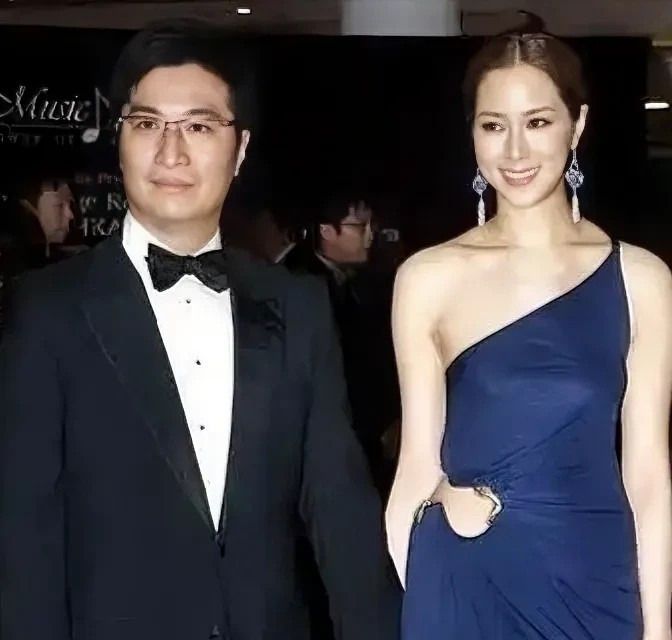 豪门遗产争夺战











这桩豪门恩怨，比电视剧还精彩！97岁富豪去